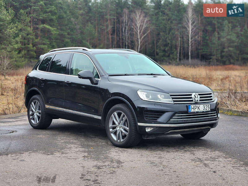 Внедорожник / Кроссовер Volkswagen Touareg 2015 в Тернополе