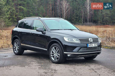 Внедорожник / Кроссовер Volkswagen Touareg 2015 в 