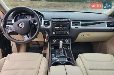 Внедорожник / Кроссовер Volkswagen Touareg 2015 в 