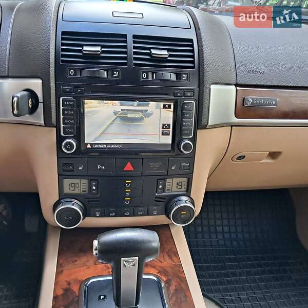 Позашляховик / Кросовер Volkswagen Touareg 2009 в Луцьку