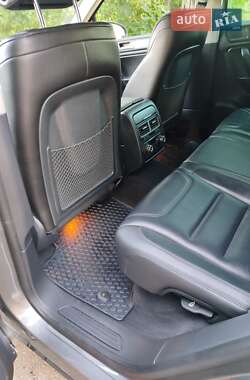 Позашляховик / Кросовер Volkswagen Touareg 2013 в 