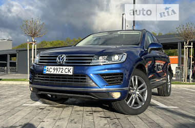 Позашляховик / Кросовер Volkswagen Touareg 2015 в Луцьку