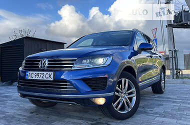 Позашляховик / Кросовер Volkswagen Touareg 2015 в Луцьку