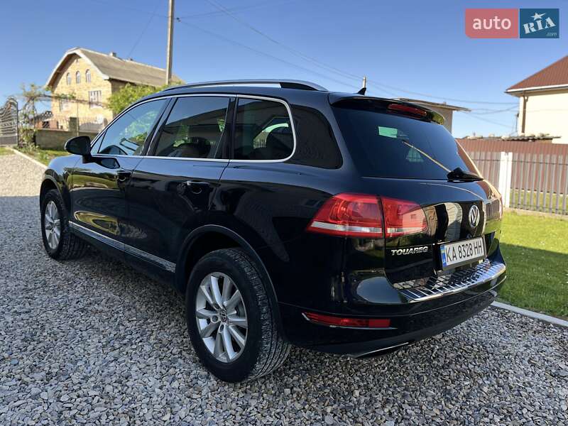 Позашляховик / Кросовер Volkswagen Touareg 2014 в Надвірній
