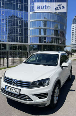 Внедорожник / Кроссовер Volkswagen Touareg 2012 в Запорожье