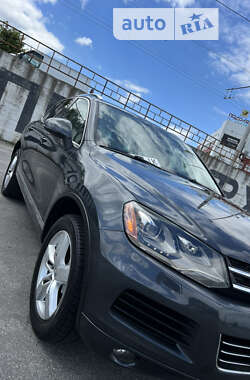 Позашляховик / Кросовер Volkswagen Touareg 2012 в Тернополі