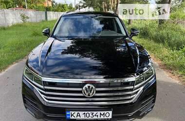 Позашляховик / Кросовер Volkswagen Touareg 2018 в Києві