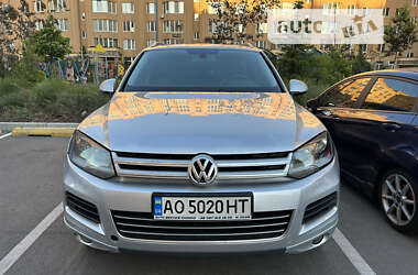 Внедорожник / Кроссовер Volkswagen Touareg 2010 в Киеве