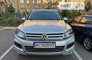 Позашляховик / Кросовер Volkswagen Touareg 2010 в Києві