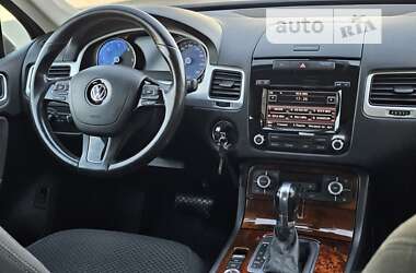 Внедорожник / Кроссовер Volkswagen Touareg 2013 в Тернополе