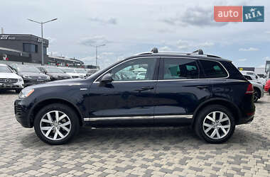 Позашляховик / Кросовер Volkswagen Touareg 2014 в 