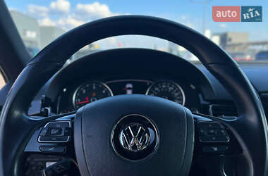 Позашляховик / Кросовер Volkswagen Touareg 2014 в 