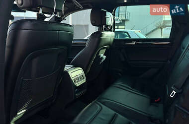 Позашляховик / Кросовер Volkswagen Touareg 2014 в 