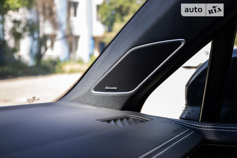 Позашляховик / Кросовер Volkswagen Touareg 2024 в Києві