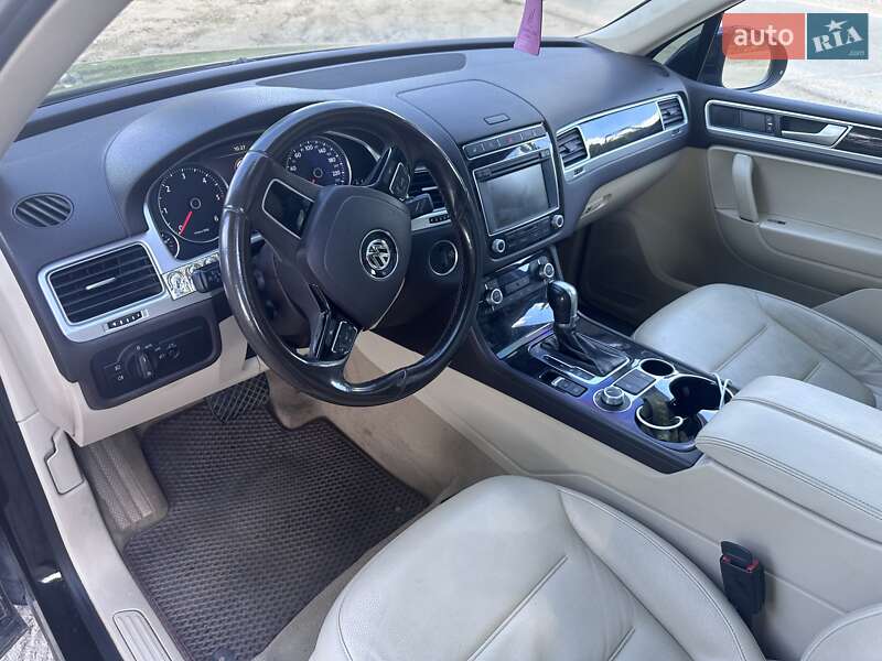 Позашляховик / Кросовер Volkswagen Touareg 2015 в Кропивницькому
