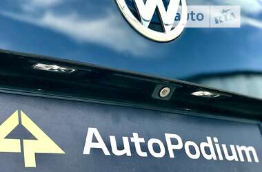 Внедорожник / Кроссовер Volkswagen Touareg 2017 в Киеве