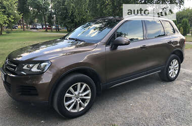 Позашляховик / Кросовер Volkswagen Touareg 2011 в Хмельницькому