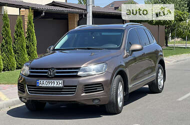 Позашляховик / Кросовер Volkswagen Touareg 2011 в Києві