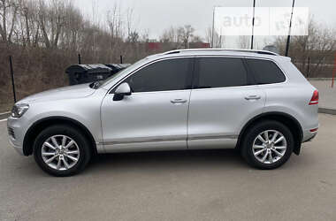 Позашляховик / Кросовер Volkswagen Touareg 2010 в Києві