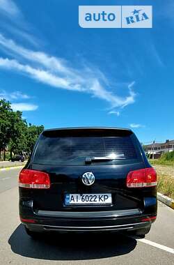 Позашляховик / Кросовер Volkswagen Touareg 2006 в Києві