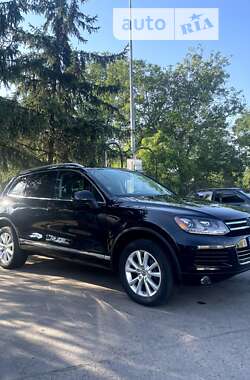 Внедорожник / Кроссовер Volkswagen Touareg 2012 в Лубнах