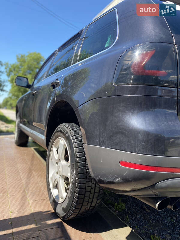 Внедорожник / Кроссовер Volkswagen Touareg 2003 в Ужгороде
