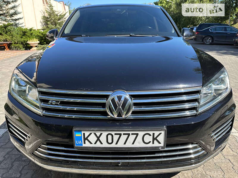 Позашляховик / Кросовер Volkswagen Touareg 2016 в Павлограді