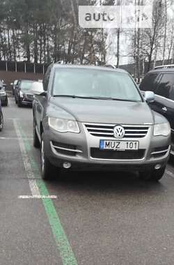 Позашляховик / Кросовер Volkswagen Touareg 2008 в Києві