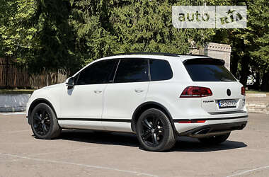 Внедорожник / Кроссовер Volkswagen Touareg 2017 в Днепре