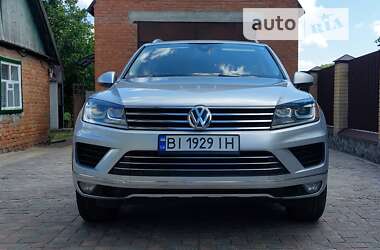 Внедорожник / Кроссовер Volkswagen Touareg 2015 в Полтаве