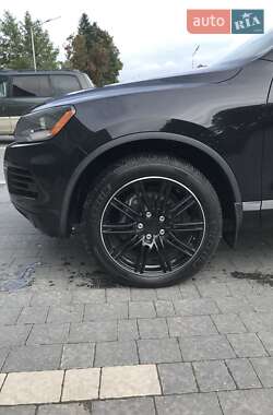 Внедорожник / Кроссовер Volkswagen Touareg 2012 в 