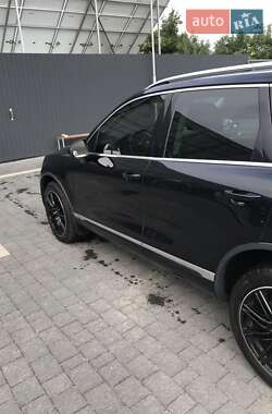 Внедорожник / Кроссовер Volkswagen Touareg 2012 в 