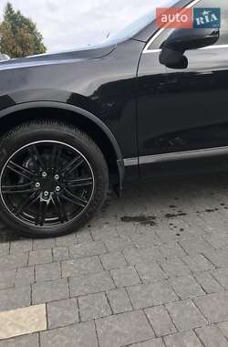 Внедорожник / Кроссовер Volkswagen Touareg 2012 в 