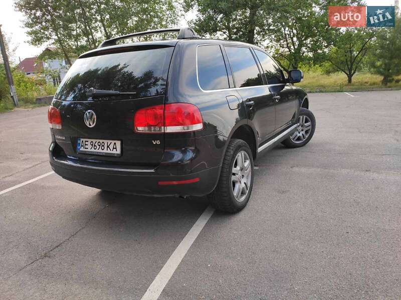Позашляховик / Кросовер Volkswagen Touareg 2005 в Дніпрі