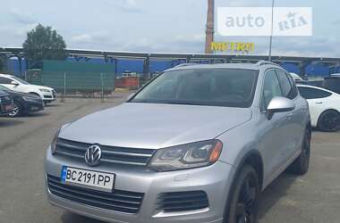 Внедорожник / Кроссовер Volkswagen Touareg 2012 в Львове