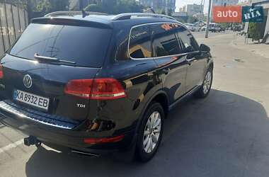 Внедорожник / Кроссовер Volkswagen Touareg 2012 в Киеве