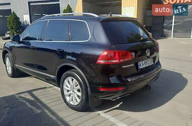 Внедорожник / Кроссовер Volkswagen Touareg 2012 в Киеве