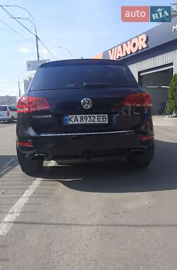 Внедорожник / Кроссовер Volkswagen Touareg 2012 в Киеве