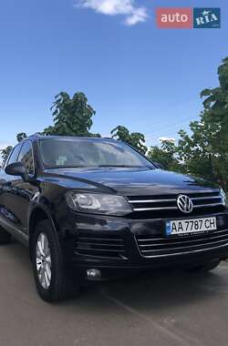 Внедорожник / Кроссовер Volkswagen Touareg 2012 в Киеве