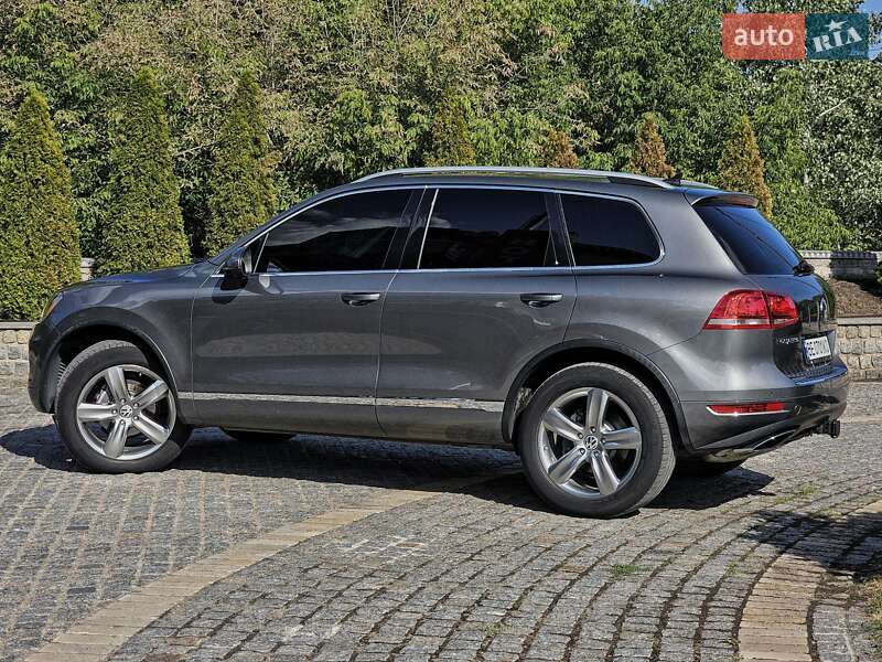 Позашляховик / Кросовер Volkswagen Touareg 2011 в Первомайську