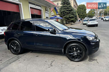 Внедорожник / Кроссовер Volkswagen Touareg 2013 в 