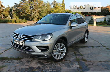 Внедорожник / Кроссовер Volkswagen Touareg 2014 в Черкассах