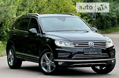 Внедорожник / Кроссовер Volkswagen Touareg 2015 в Ровно