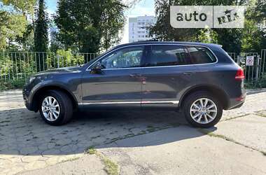 Внедорожник / Кроссовер Volkswagen Touareg 2012 в Харькове