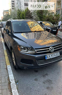 Позашляховик / Кросовер Volkswagen Touareg 2013 в Києві