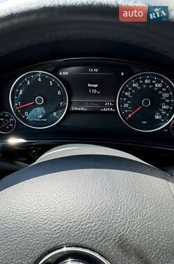 Внедорожник / Кроссовер Volkswagen Touareg 2013 в 