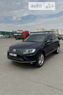 Позашляховик / Кросовер Volkswagen Touareg 2013 в Запоріжжі