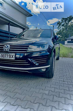 Позашляховик / Кросовер Volkswagen Touareg 2014 в Києві