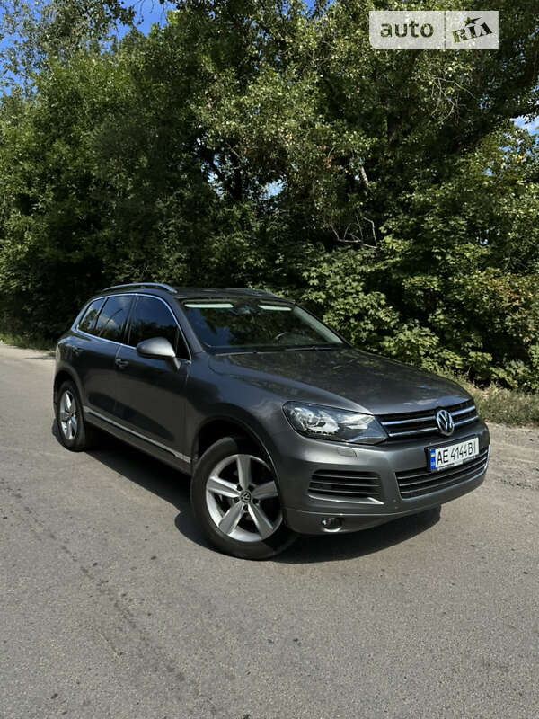 Позашляховик / Кросовер Volkswagen Touareg 2013 в Дніпрі