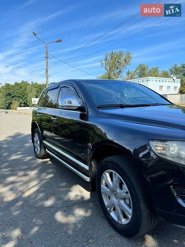 Внедорожник / Кроссовер Volkswagen Touareg 2007 в Малине